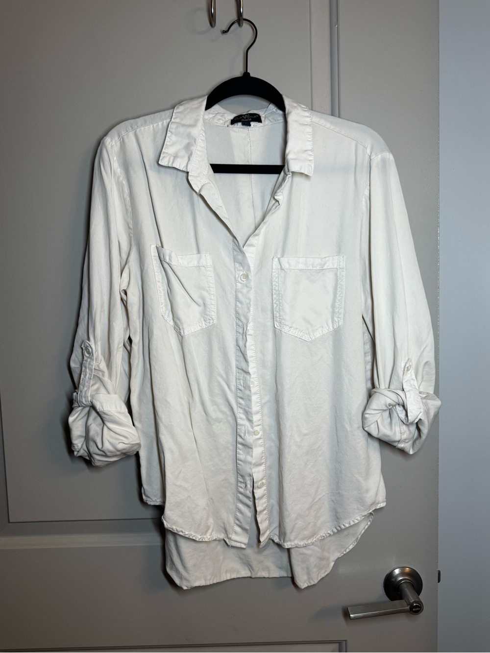 Velvet Heart Ivory Button-Down Shirt with Chest Pockets